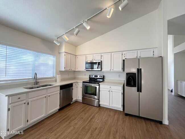 Building Photo - 7504 W Jenan Dr