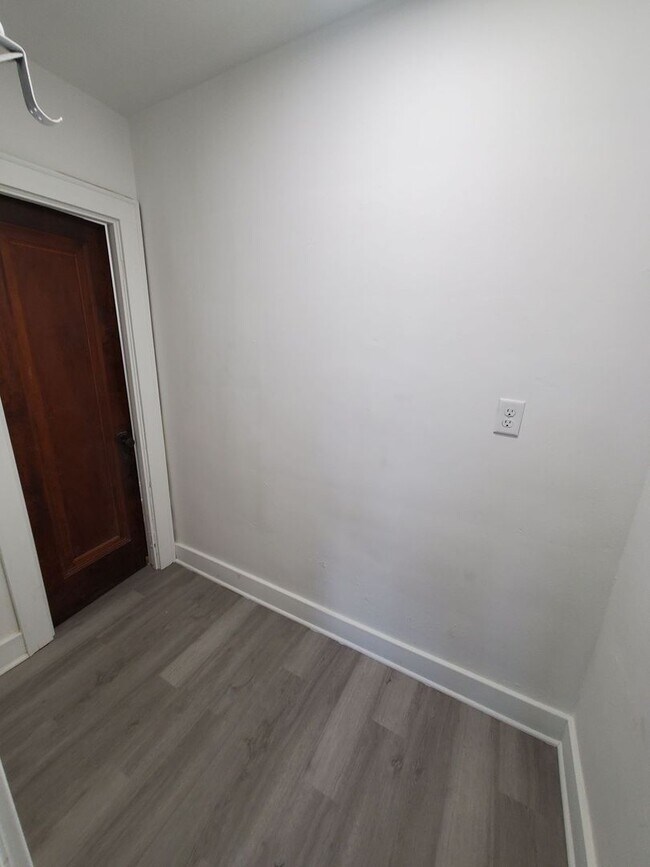 Foto del edificio - 614 6th St