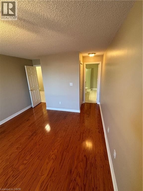 Building Photo - 5 Ogilvie St