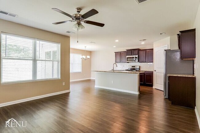 Foto del edificio - 183 Belmont Way