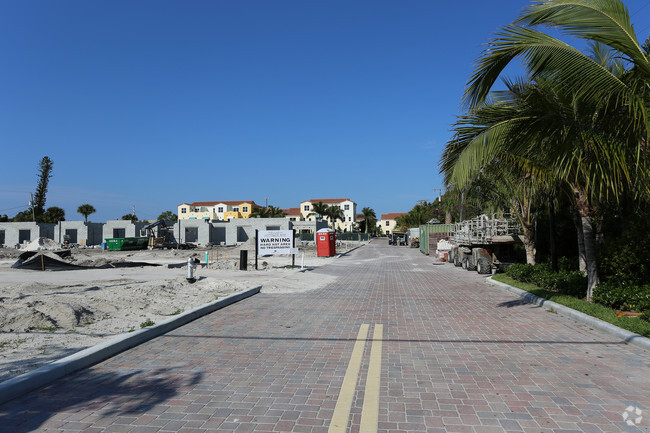Building Photo - Villas On Antique Row