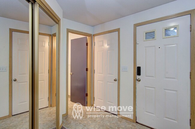 Building Photo - 809 SE 135th Ct