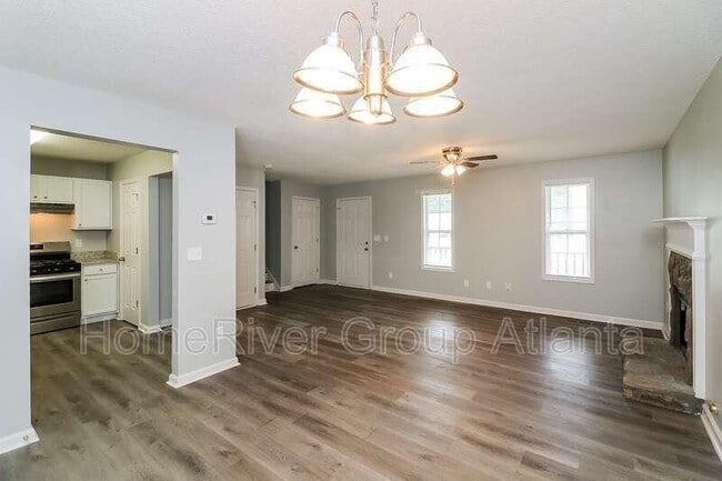 Foto del edificio - 732 Newport Dr