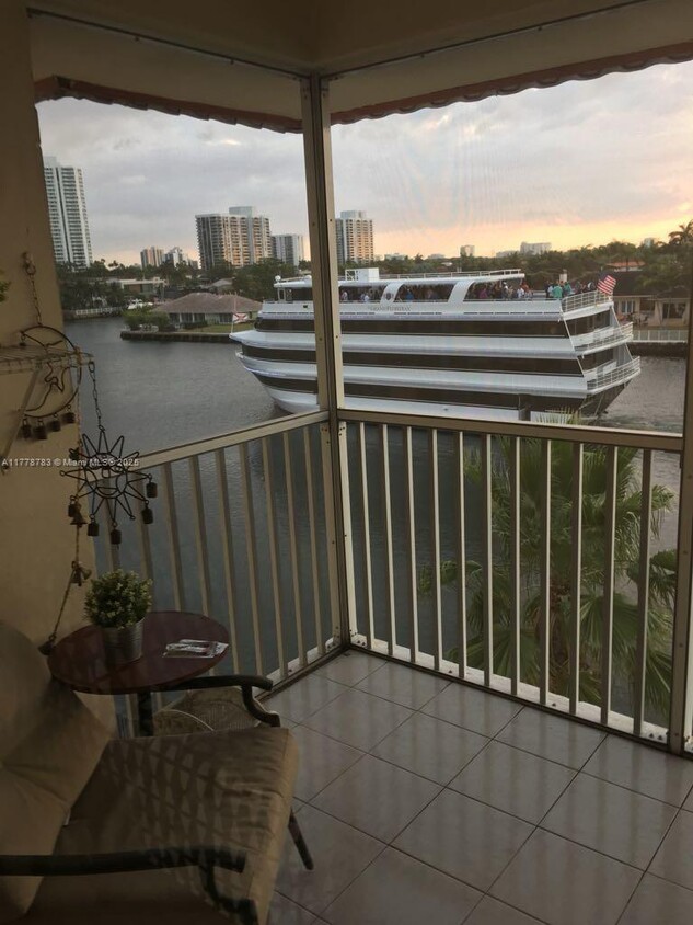 Foto principal - 2081 S Ocean Dr