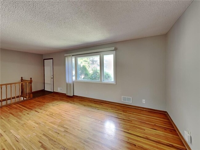Building Photo - 1218 Skillman Ave E