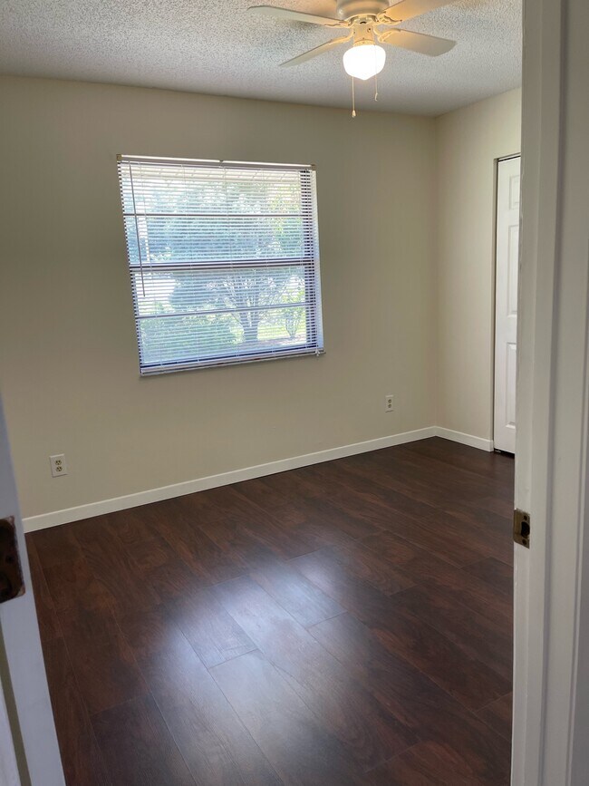 Bedroom 1 - 2901 Bay View Dr