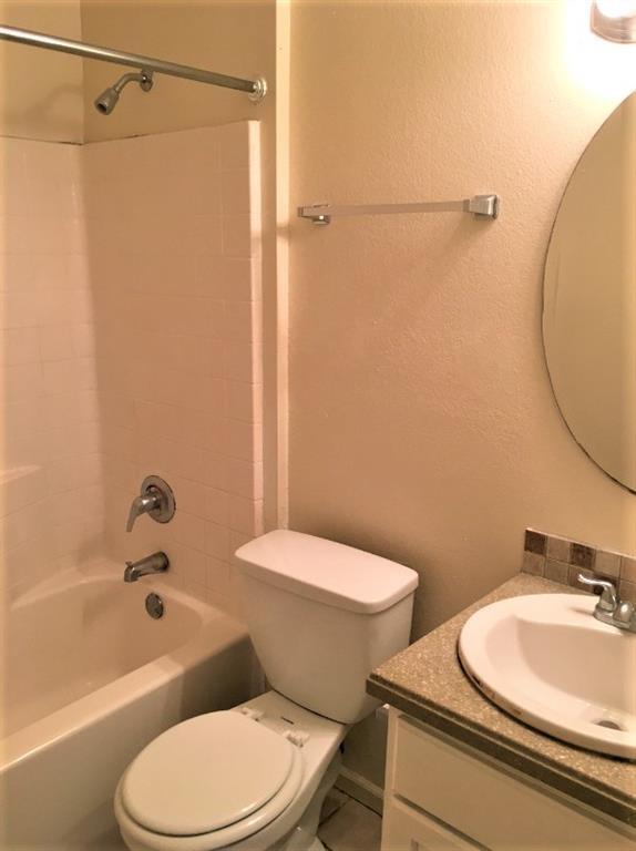 Foto del edificio - 403 Hedgewood Dr