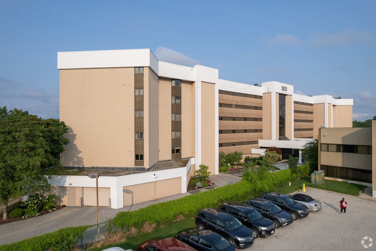 Primary Photo - Fairways Condominium