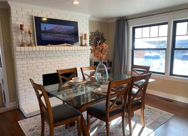 Foto del edificio - 1031 Skyline Blvd