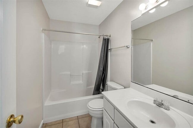 Building Photo - 202 Nell Leone Dr