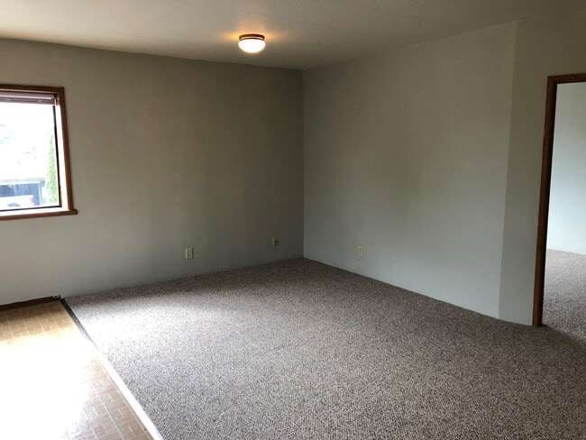 Living area, new paint - 1604 7th St