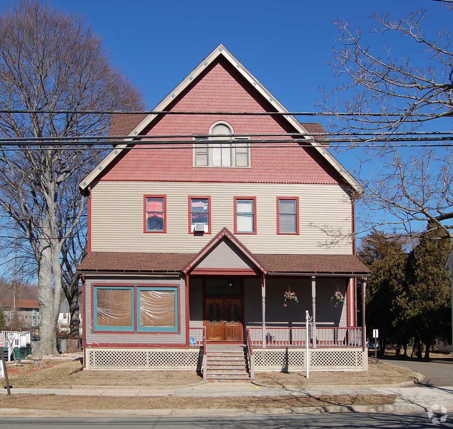 Building Photo - Harrison Manor