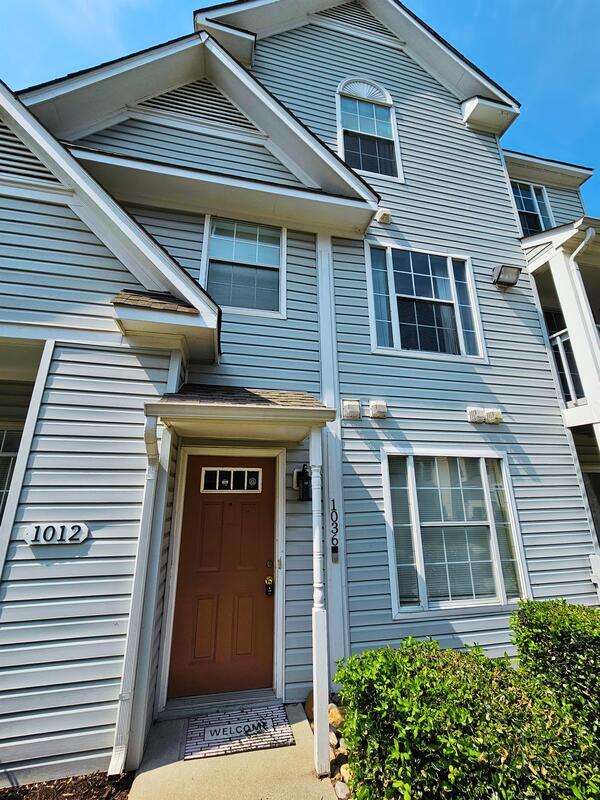 Primary Photo - 1036 Pebblewood Dr