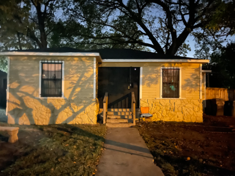 Primary Photo - 2565 Kathleen Ave