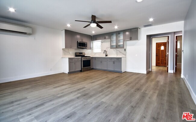 Building Photo - 6552 Blucher Ave