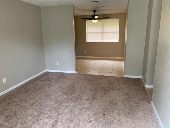 Building Photo - 3BR Westside Home Close to NAS Jax & Cecil Field