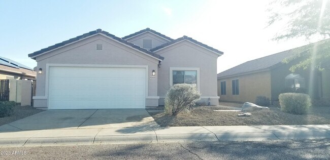 Building Photo - 2035 E Aire Libre Ave