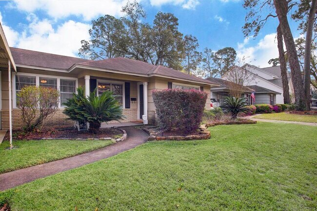 Foto del edificio - 1010 Bay Oaks Rd