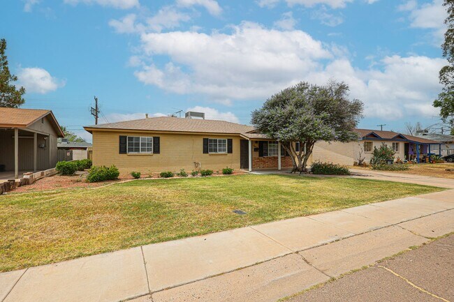 Foto del edificio - Charming Tempe 4Bedroom5 PLUS/3Bathroom Ho...