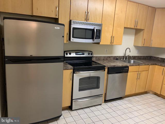 Foto del edificio - 8360 Greensboro Dr