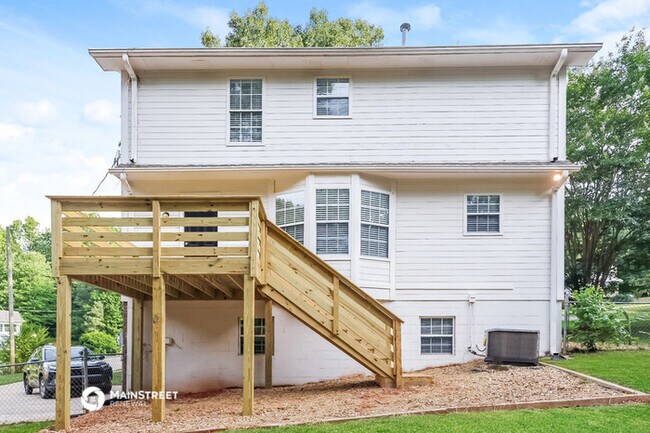 Building Photo - 355 Brian Trl