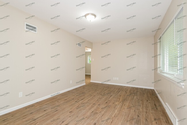 Building Photo - 850 Daniel Boone Dr