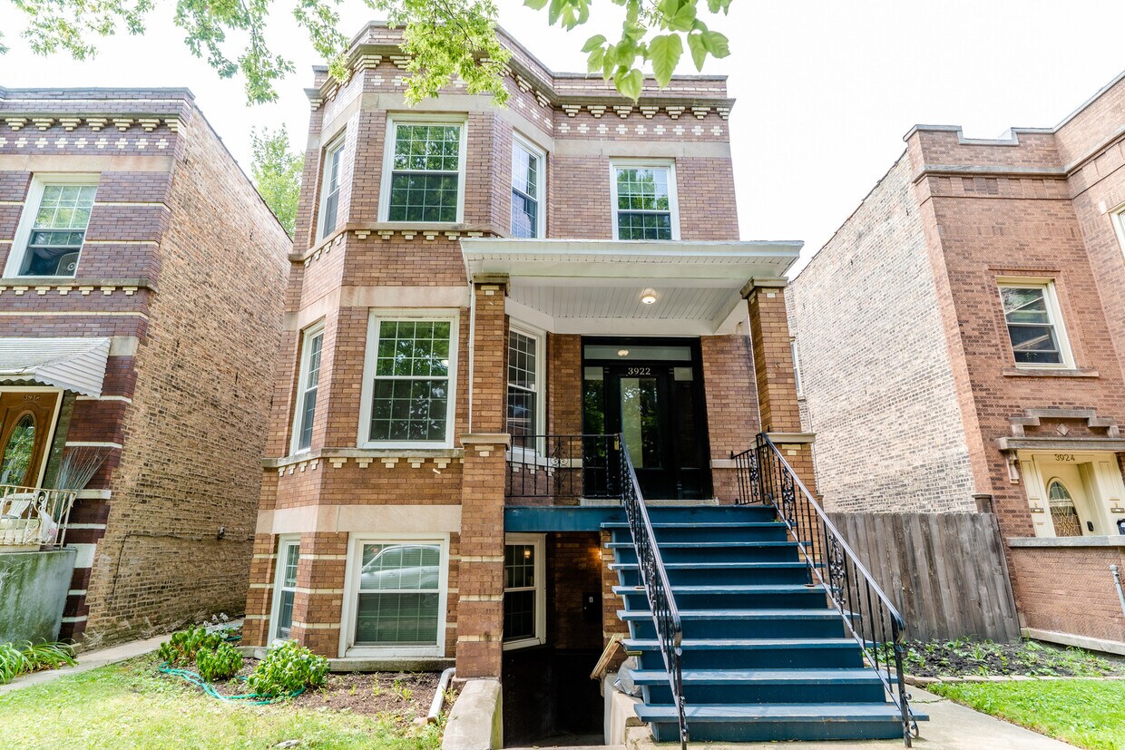 3922 N Troy St Unit 1, Chicago, IL 60618 Condo for Rent in Chicago