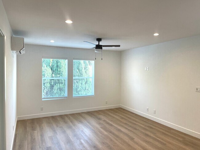 Foto del edificio - 1655 W Malvern Ave