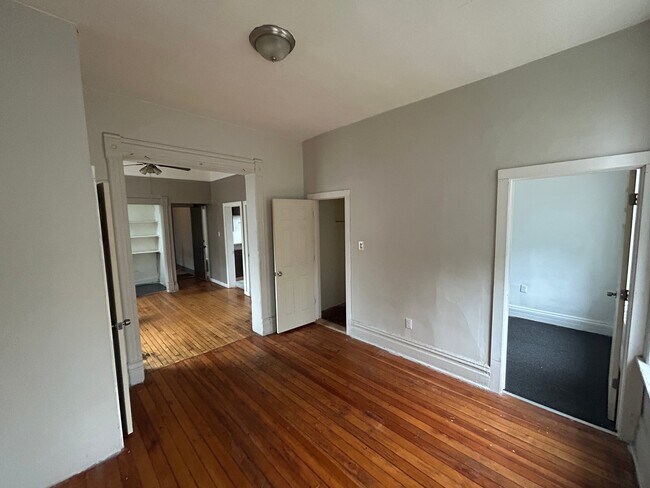 Foto del edificio - 735 E 88th St