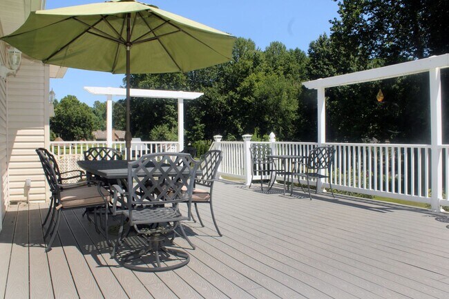 Foto del edificio - 8843 Stratford Ct