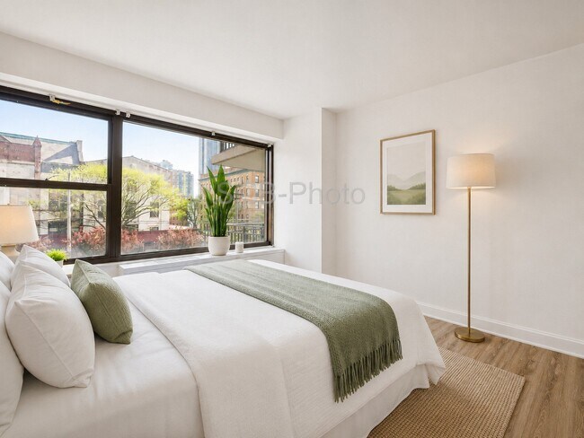 Foto del edificio - 135 Montgomery St