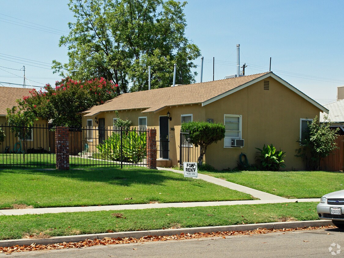 Primary Photo - 2426 E Peralta Way