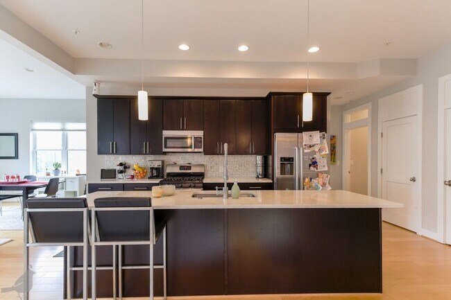 Foto del edificio - 3579 13th St NW