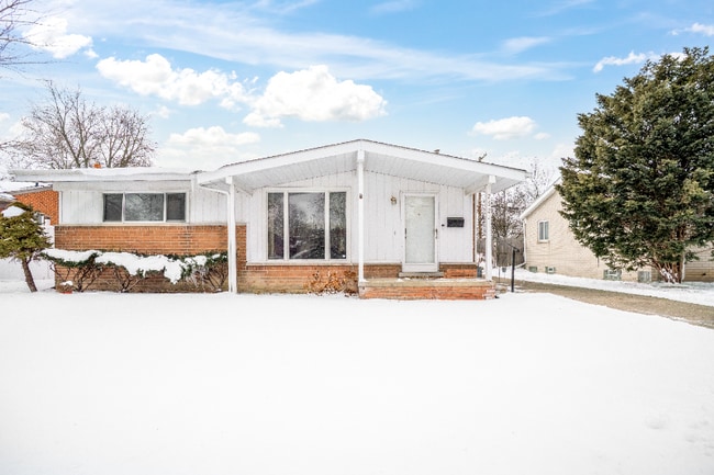 Building Photo - 7621 Amboy St