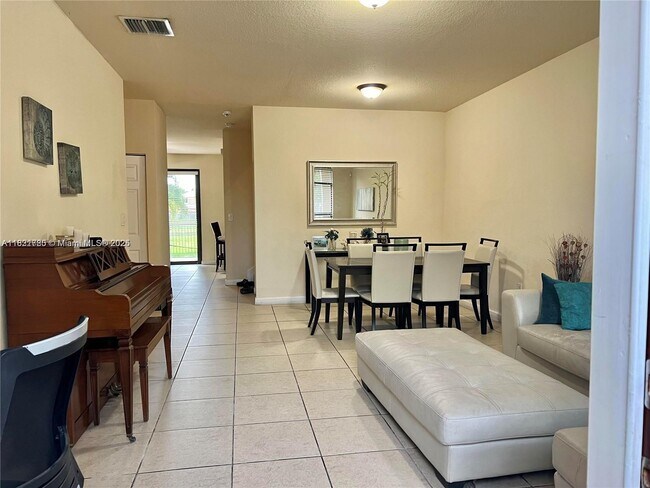 Foto del edificio - 16309 SW 71st Terrace