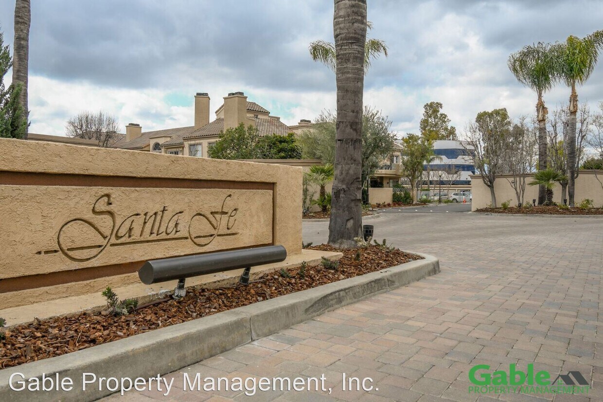 2 br, 2 bath House 23609 DEL MONTE DR. 298 House Rental in Santa