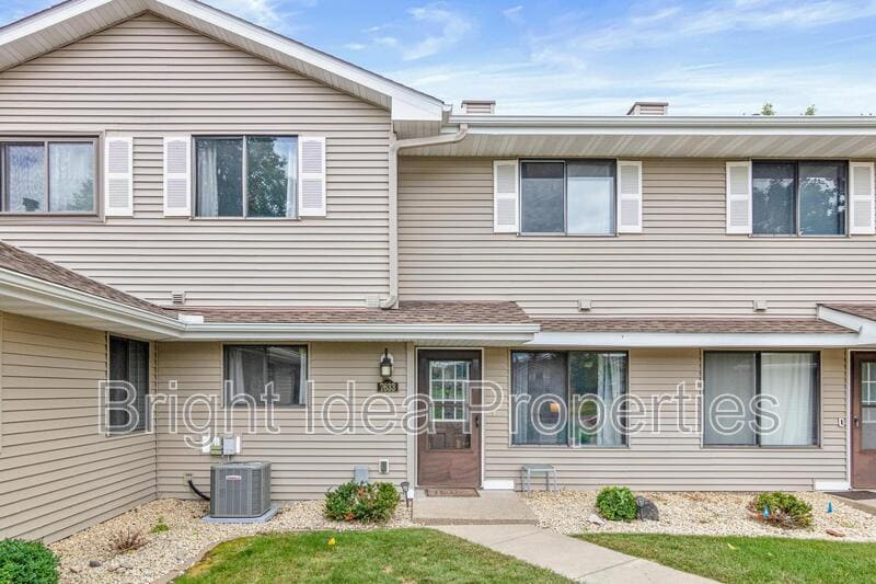 Foto principal - 7633 Wedgewood Ct