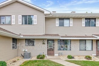 Building Photo - 7633 Wedgewood Ct
