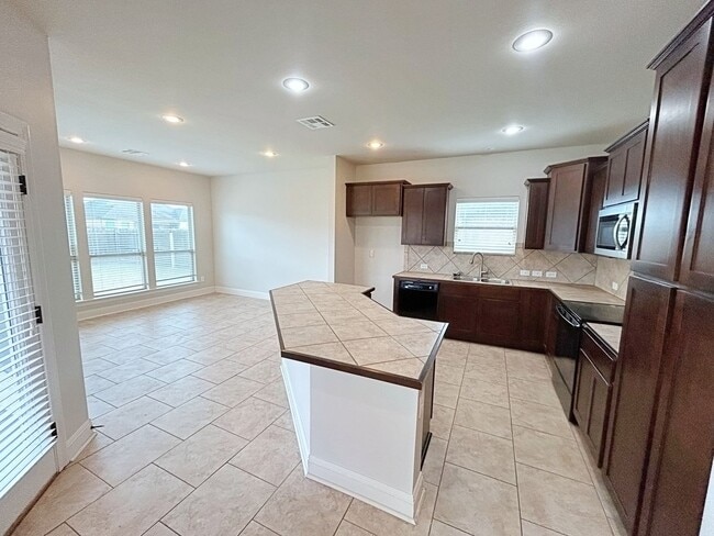 Foto del edificio - 4 Bedroom House in Ascension Parish