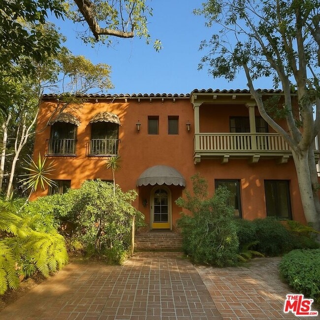 Building Photo - 840 Huntley Dr