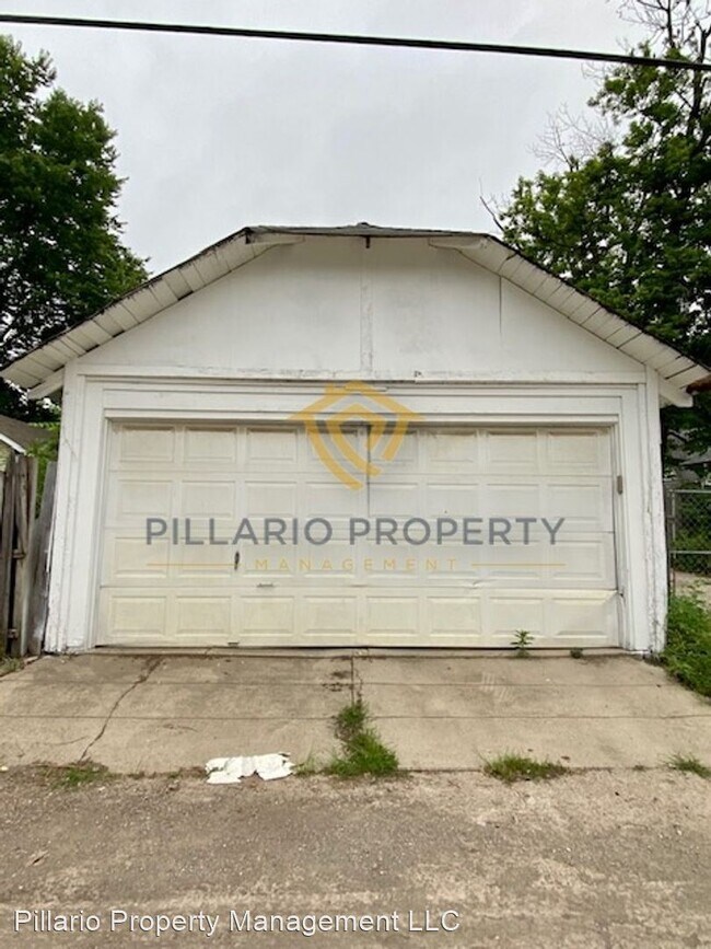 Building Photo - 3 br, 2 bath House - 901 N Parker Ave