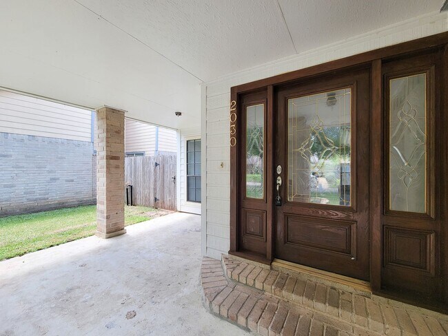 Foto del edificio - 2030 Creek Valley Ln