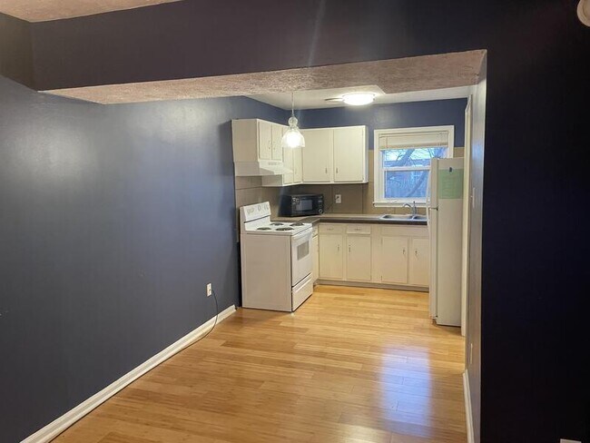 Foto del edificio - 2432 Woodhill Dr
