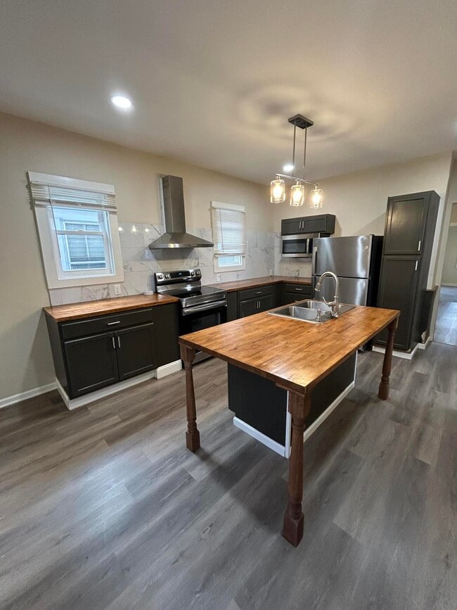 Building Photo - 1424 N 23rd St