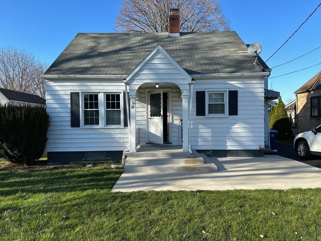 22 E Oakland Blvd, Struthers, OH 44471 House Rental in Struthers, OH