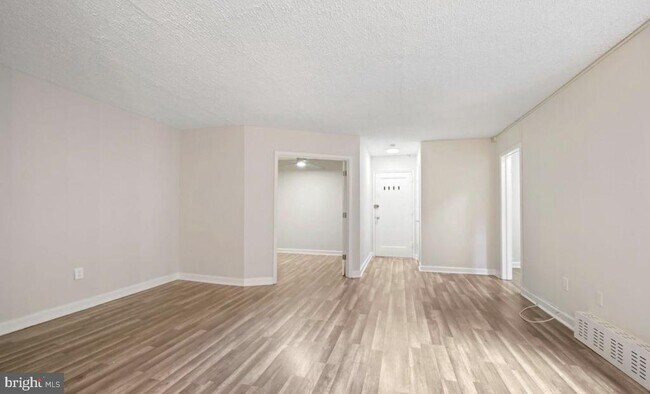 Foto del edificio - 2325 42nd St NW