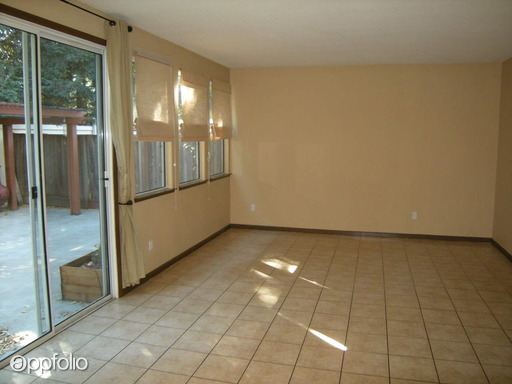 Building Photo - 513 Brix Marina Ct