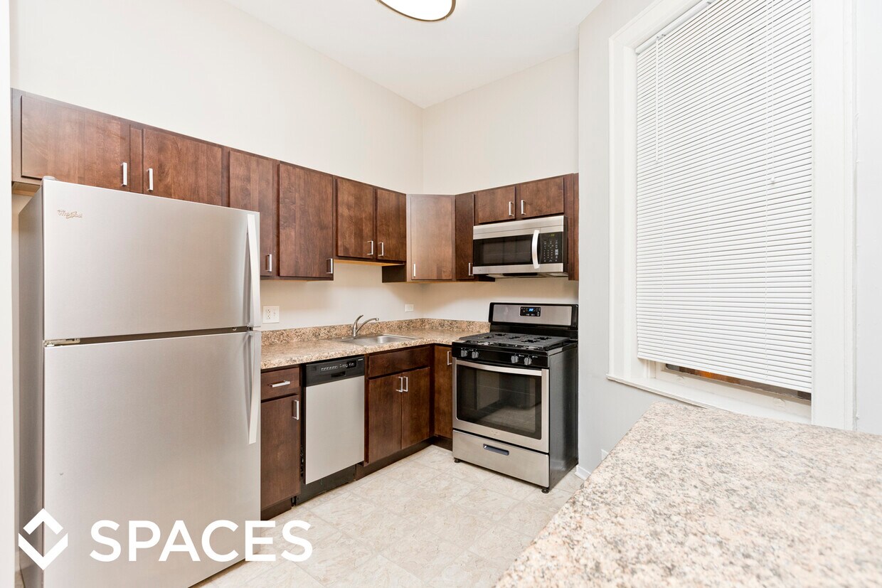 Foto principal - 424 W Belden Ave