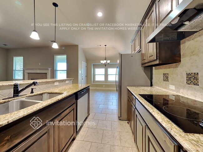 Building Photo - 5629 Park View Dr