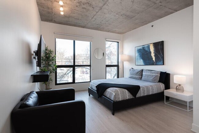 Building Photo - 1441 Rue Saint-Urbain
